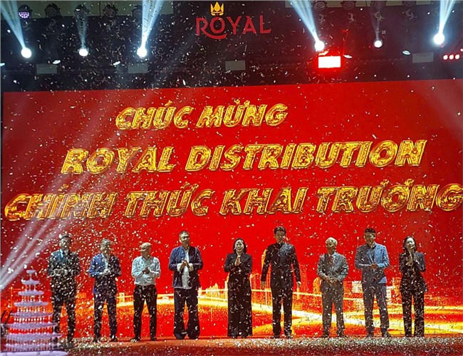 Royal Distribution: Chăm sóc sức khỏe cộng đồng - Vì một Việt Nam tươi đẹp hơn